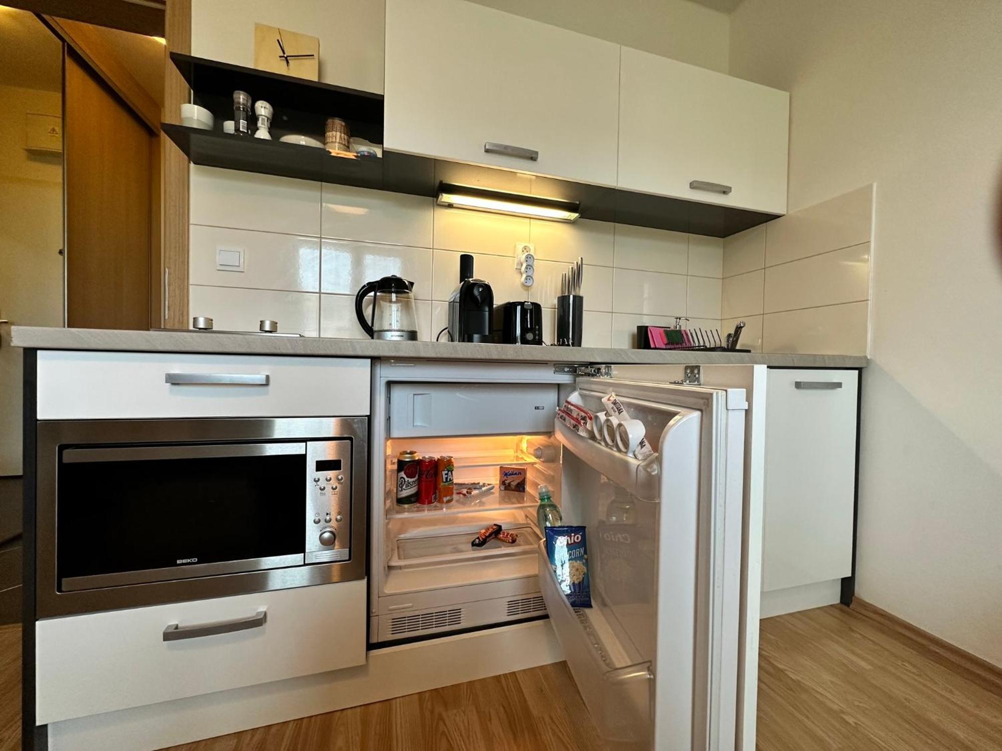 Cozy Studio Apartment In The Wider Center Bratislava Exterior foto